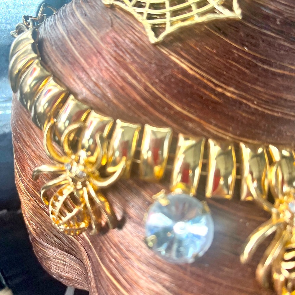 Spider choker with earrings